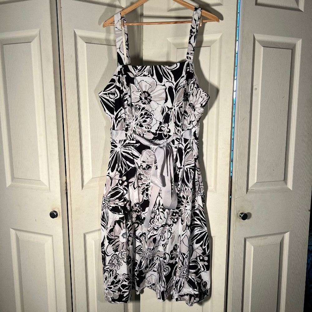 KSL Black and White Floral Dress with Tie Size 22W
